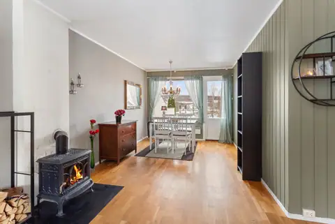 Vedovn med glassdør gir god stemning