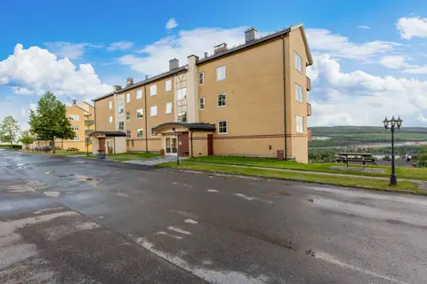 Barkvegen 18, inngangen til høyre