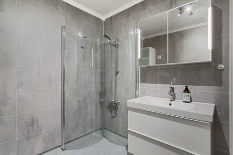 Badet er av nyere dato.